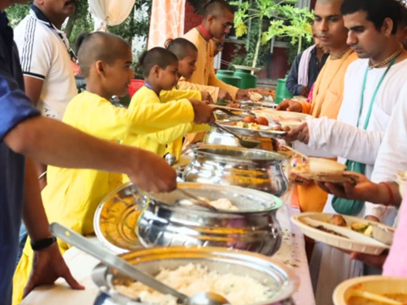 Community prasadam feast